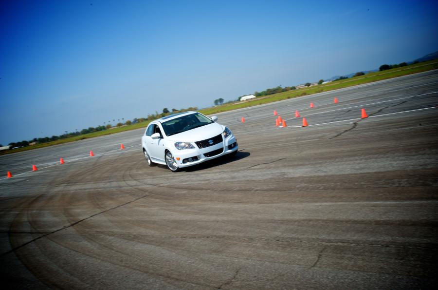  Suzuki Kizashi Sport 2011 года  (фото 10 из 63)
